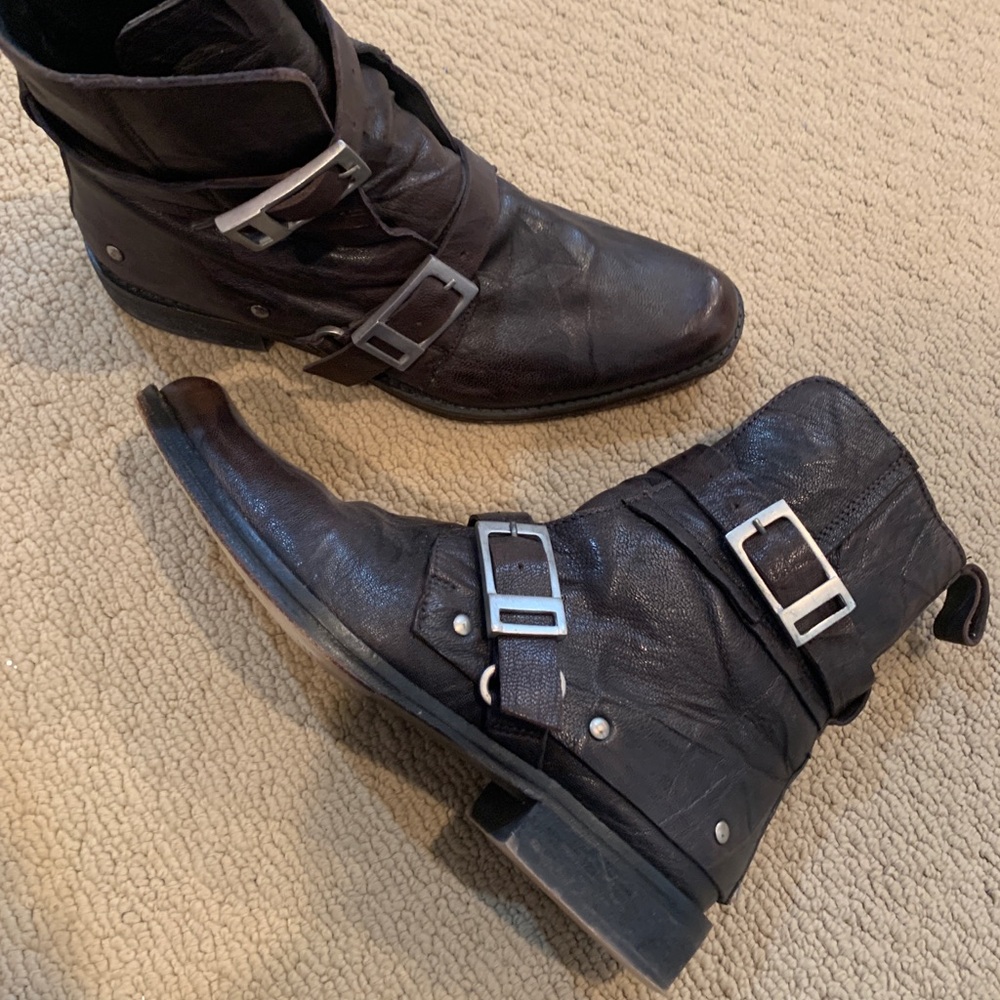FREE PEOPLE boots. Size 38.